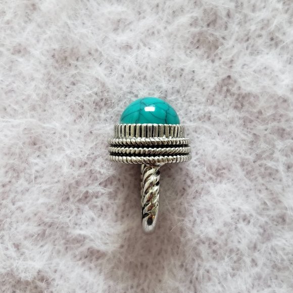 Turquoise Bezel Fashion Ring Silver Tone Size 7 - Picture 5 of 9